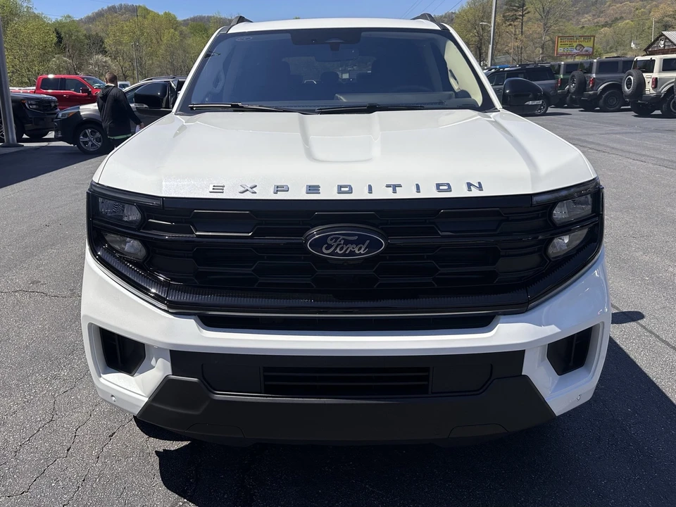 2025 Ford Expedition 5th Gen - Image 3 of 31