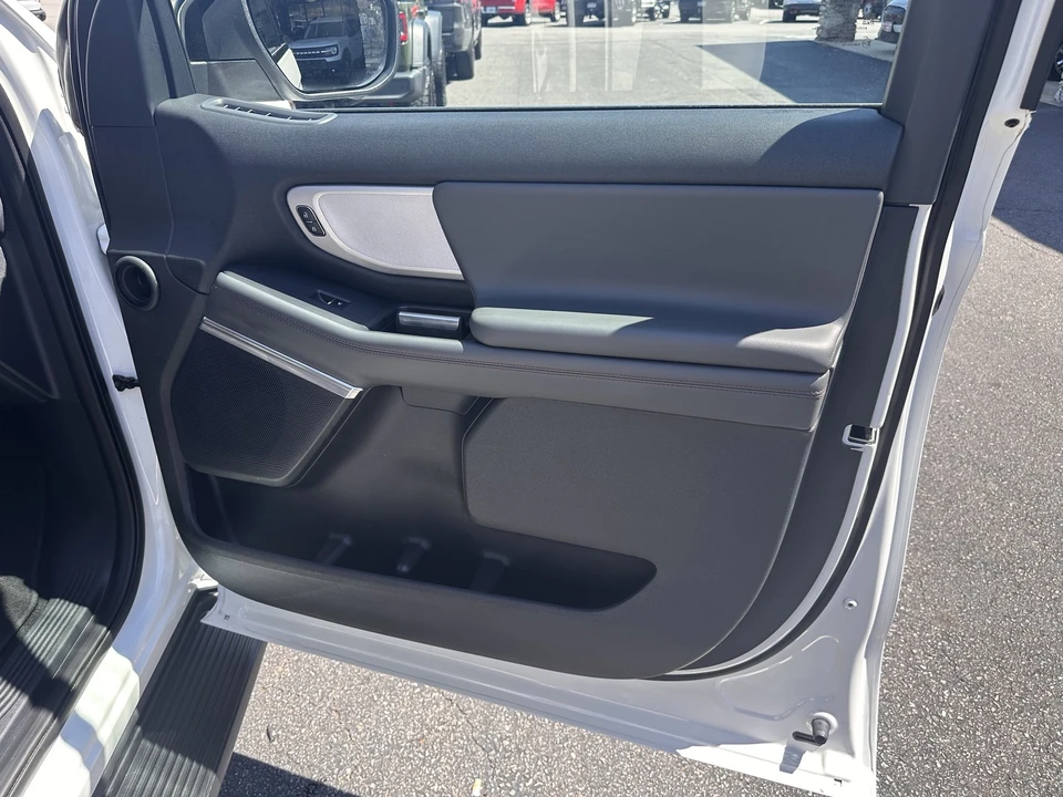 2025 Ford Expedition 5th Gen - Image 13 of 31