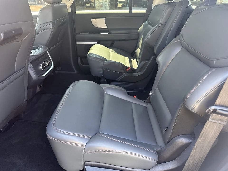 2025 Ford Expedition 5th Gen - Image 12 of 31