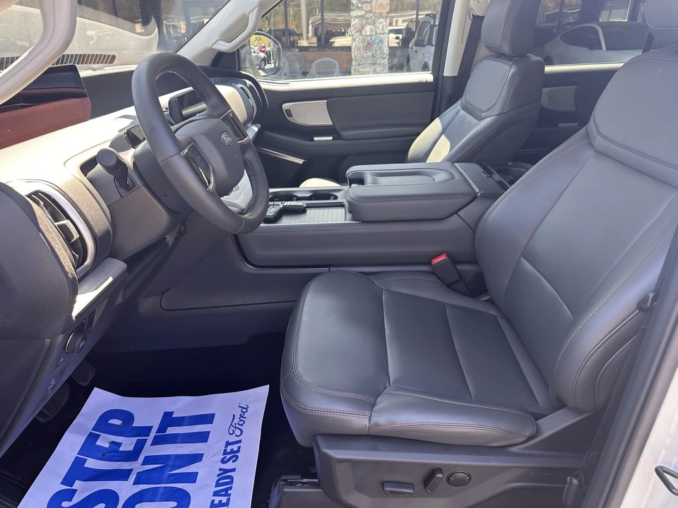 2025 Ford Expedition 5th Gen - Image 10 of 31