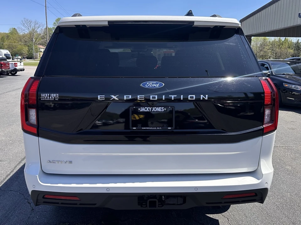 2025 Ford Expedition 5th Gen - Image 7 of 31