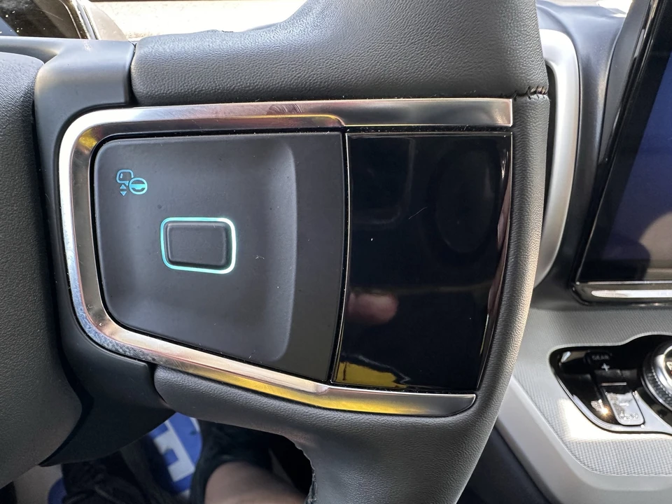 2025 Ford Expedition 5th Gen - Image 22 of 31