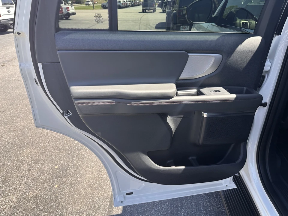 2025 Ford Expedition 5th Gen - Image 11 of 31