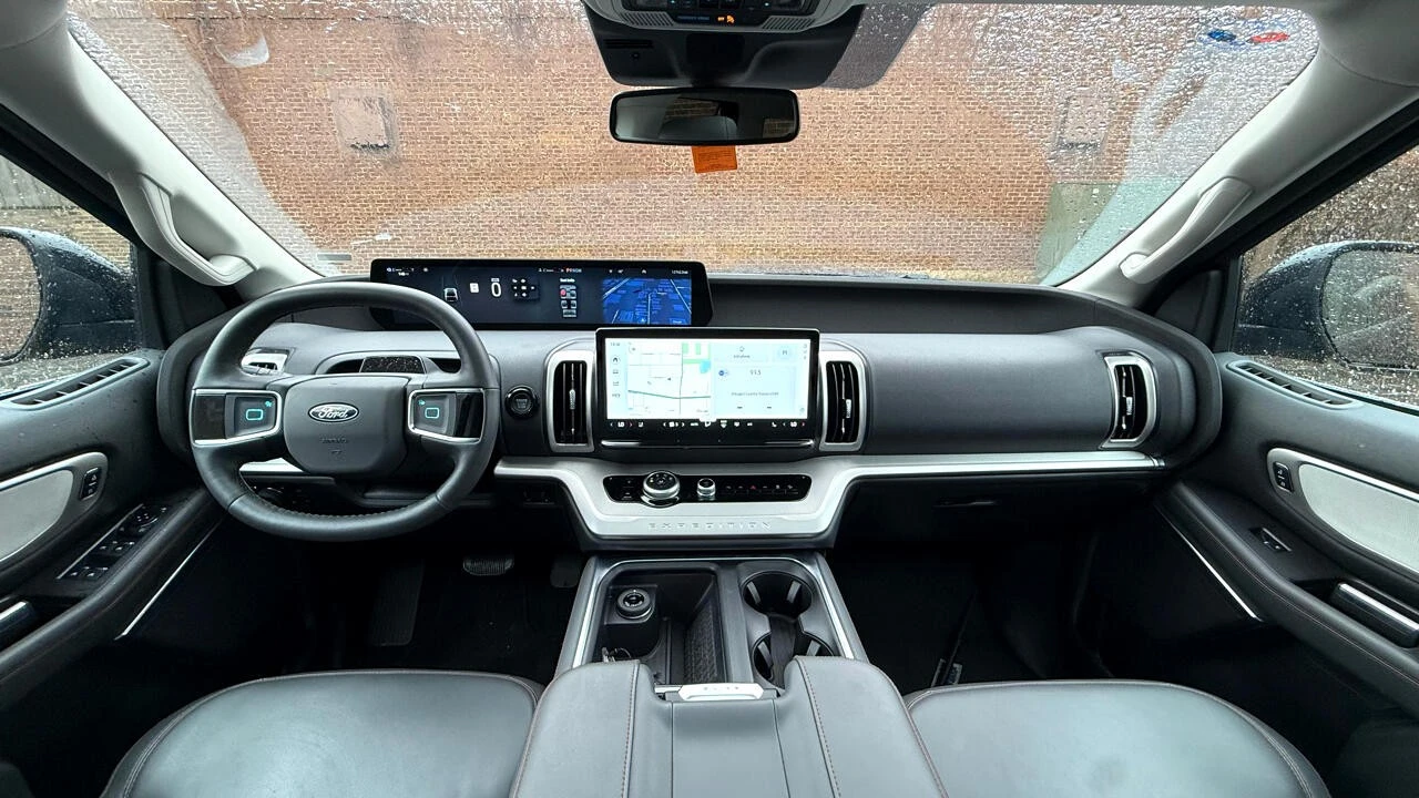 2025 Ford Expedition 5th Gen - Image 16 of 21