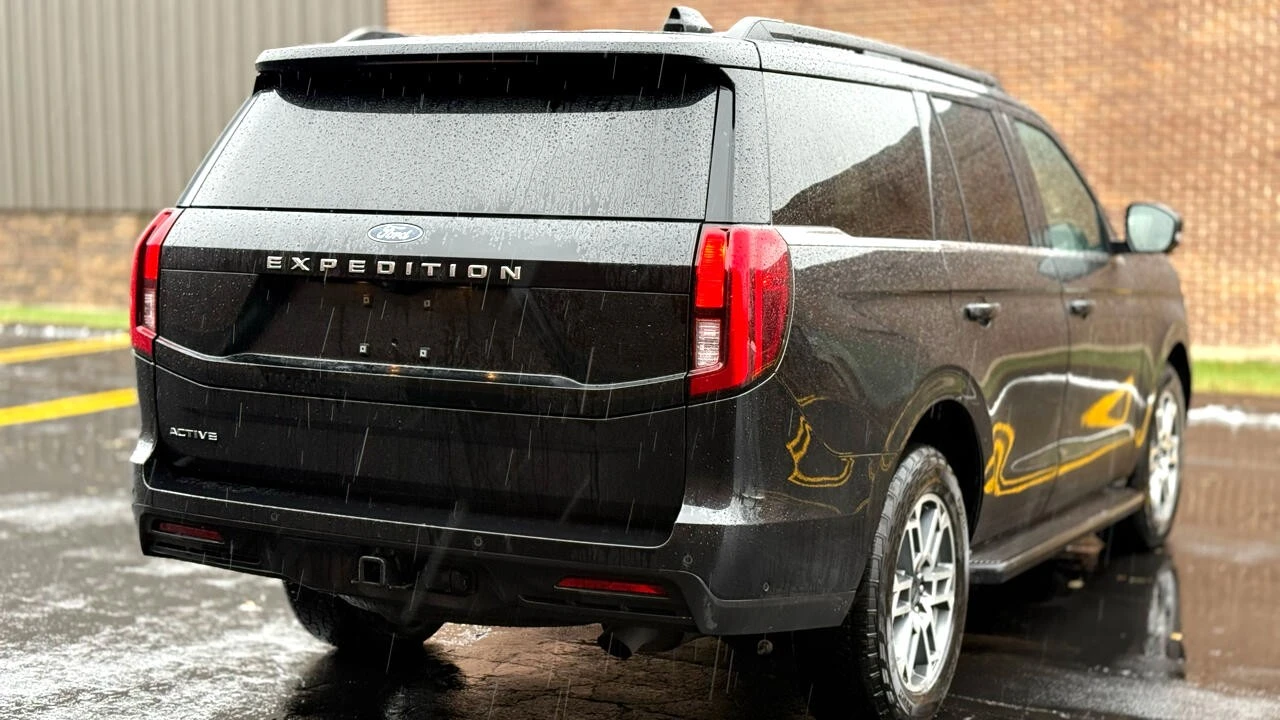 2025 Ford Expedition 5th Gen - Image 7 of 21