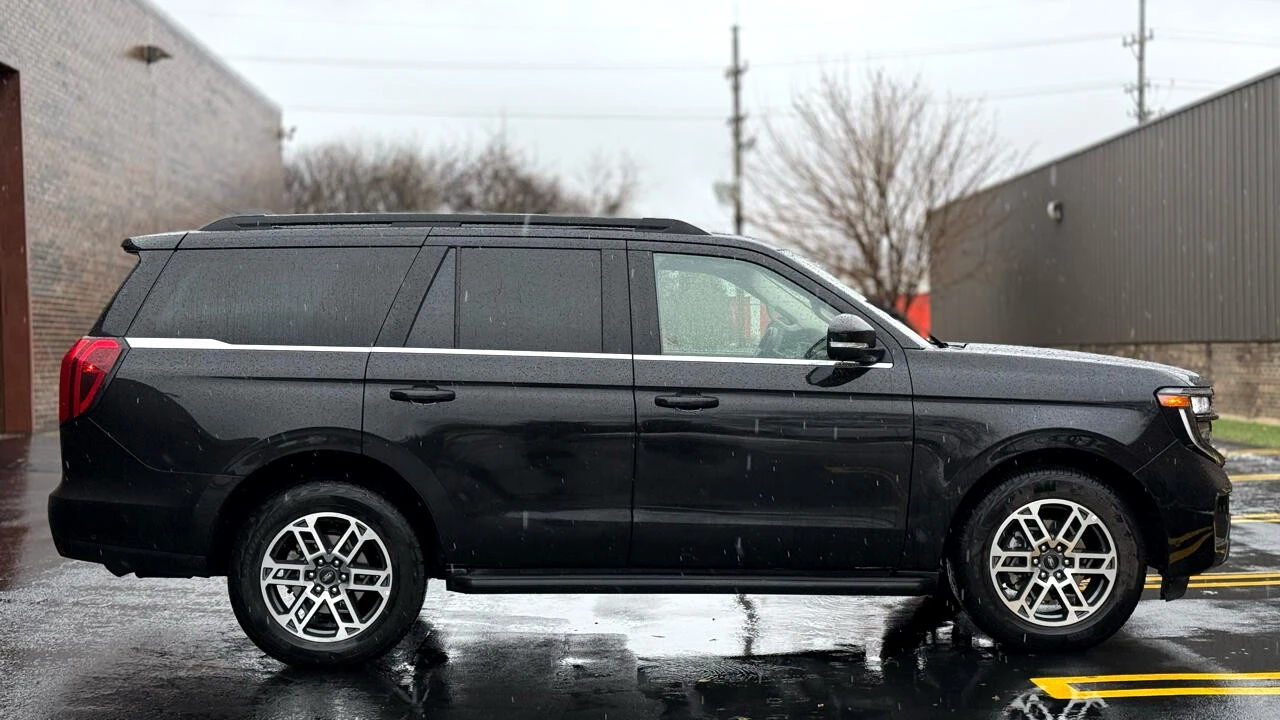 2025 Ford Expedition 5th Gen - Image 8 of 21
