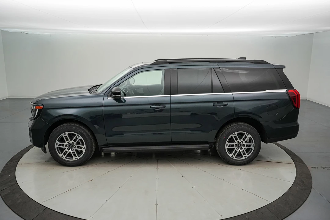 2025 Ford Expedition 5th Gen - Image 8 of 21