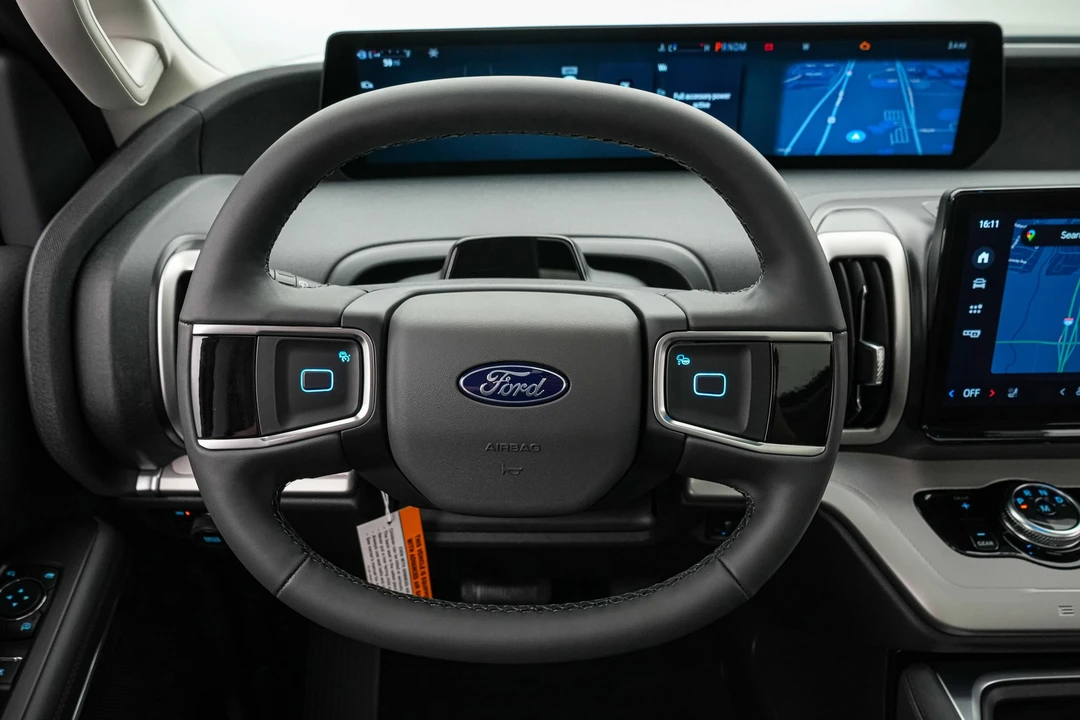2025 Ford Expedition 5th Gen - Image 14 of 21