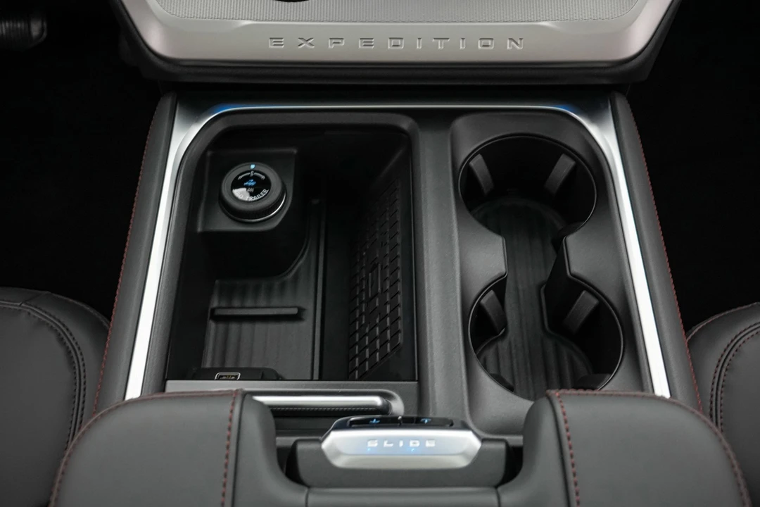 2025 Ford Expedition 5th Gen - Image 18 of 21