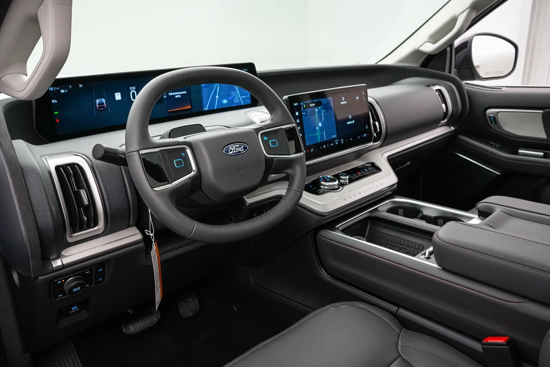 2025 Ford Expedition 5th Gen - Image 13 of 21