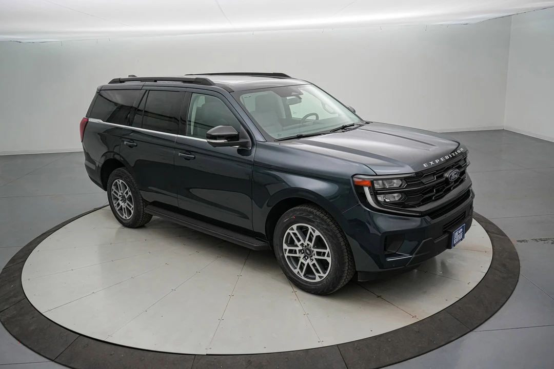 2025 Ford Expedition 5th Gen - Image 2 of 21