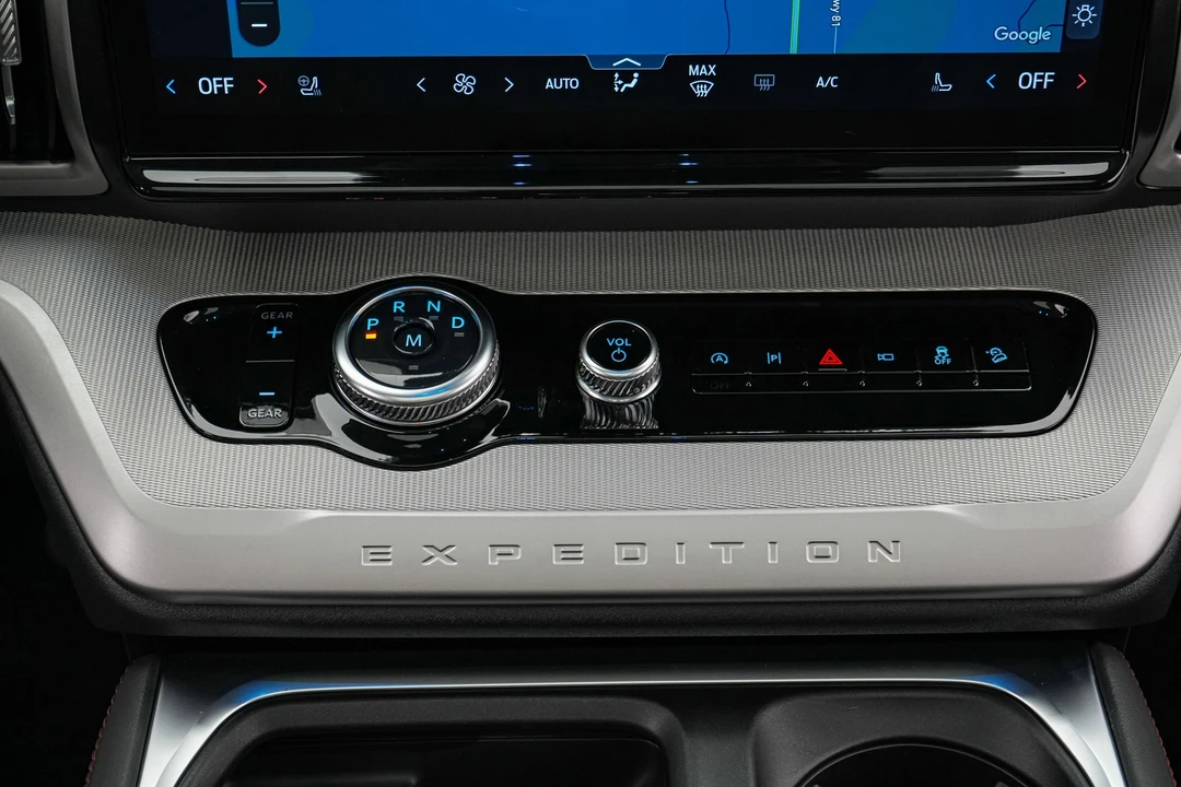 2025 Ford Expedition 5th Gen - Image 17 of 21