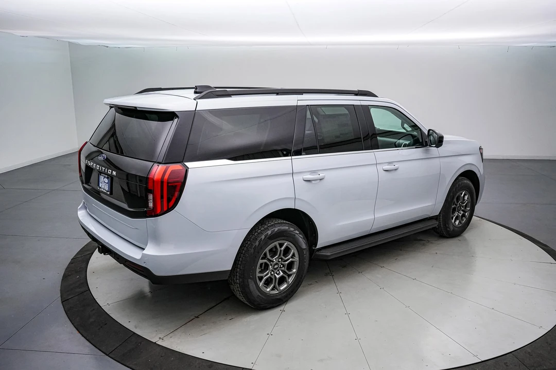 2025 Ford Expedition 5th Gen - Image 5 of 21