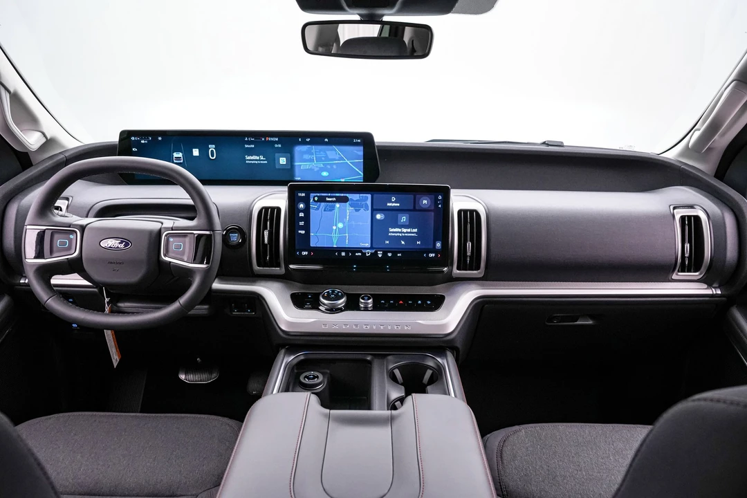 2025 Ford Expedition 5th Gen - Image 15 of 21