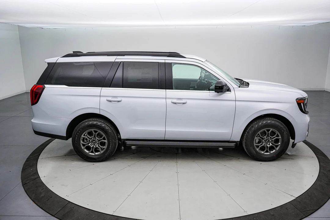 2025 Ford Expedition 5th Gen - Image 4 of 21