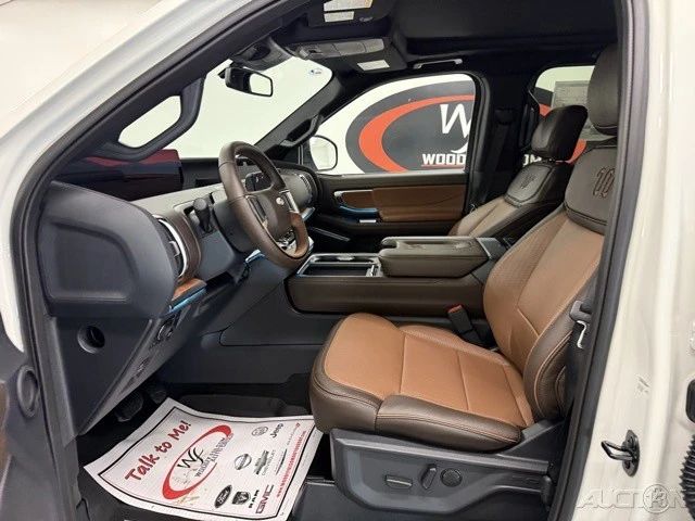2025 Ford Expedition 5th Gen - Image 9 of 12