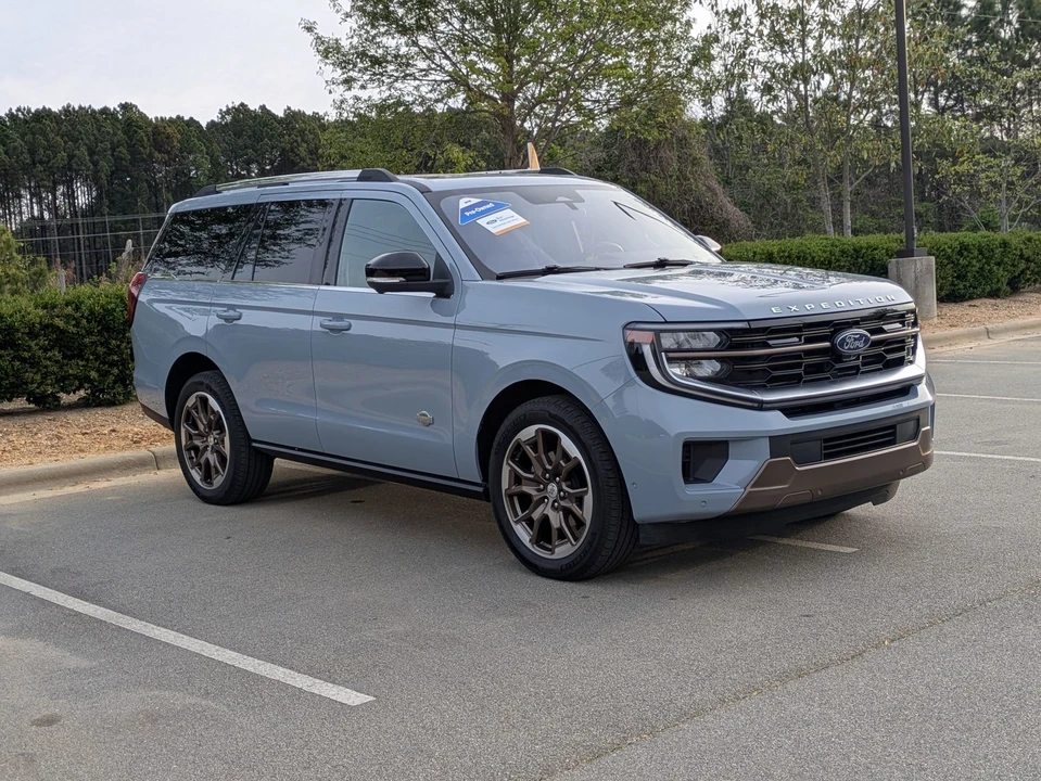 2025 Ford Expedition 5th Gen - Image 2 of 21