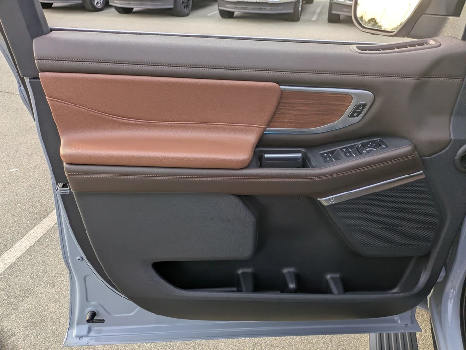2025 Ford Expedition 5th Gen - Image 15 of 21