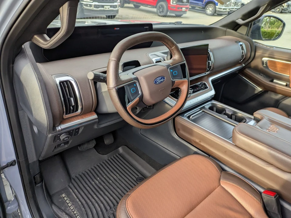 2025 Ford Expedition 5th Gen - Image 14 of 21