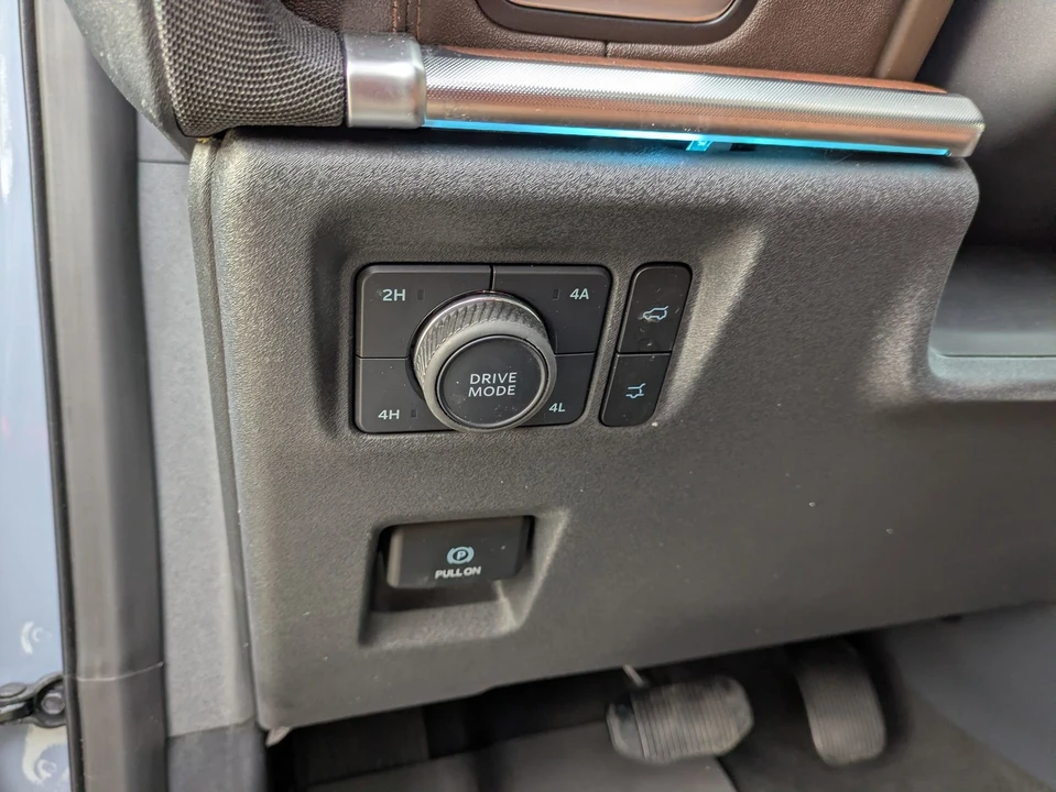 2025 Ford Expedition 5th Gen - Image 17 of 21