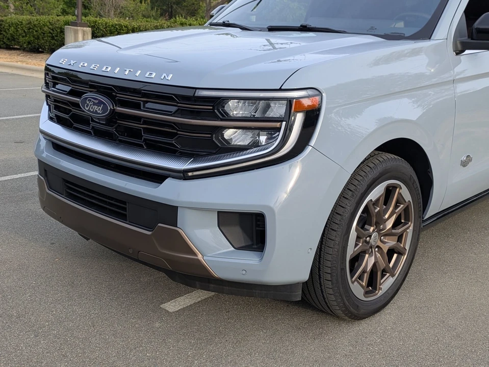 2025 Ford Expedition 5th Gen - Image 10 of 21