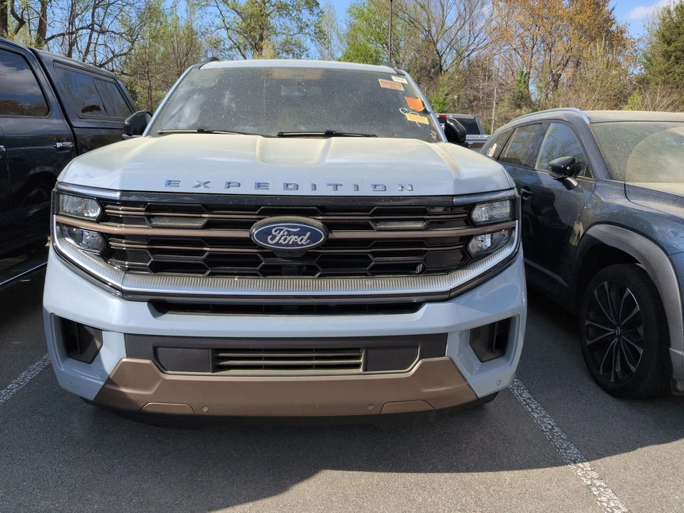 2025 Ford Expedition 5th Gen - Image 2 of 3