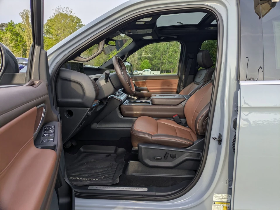 2025 Ford Expedition 5th Gen - Image 12 of 21