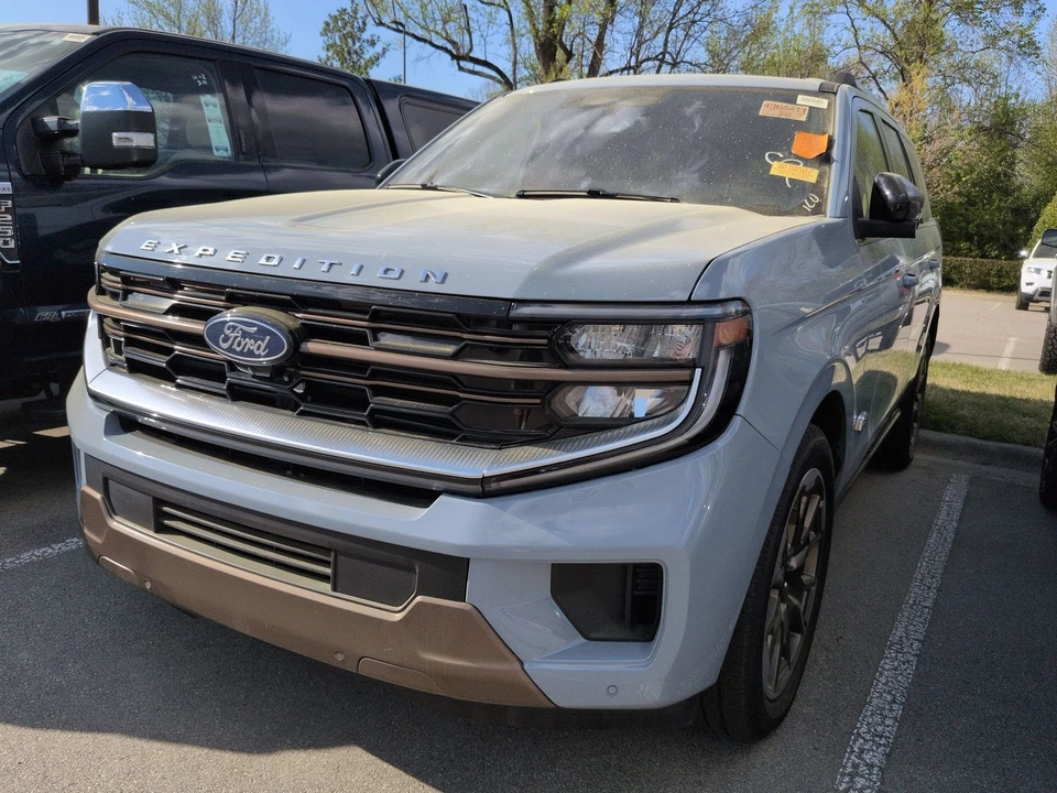 2025 Ford Expedition 5th Gen - Image 3 of 3