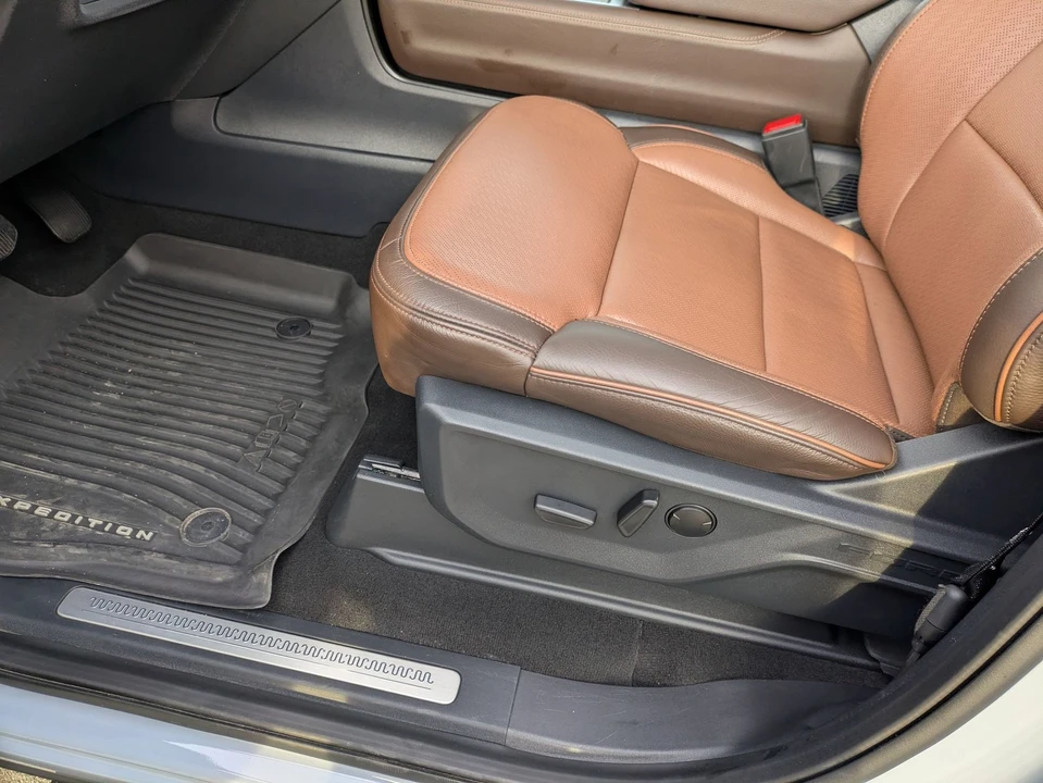 2025 Ford Expedition 5th Gen - Image 13 of 21