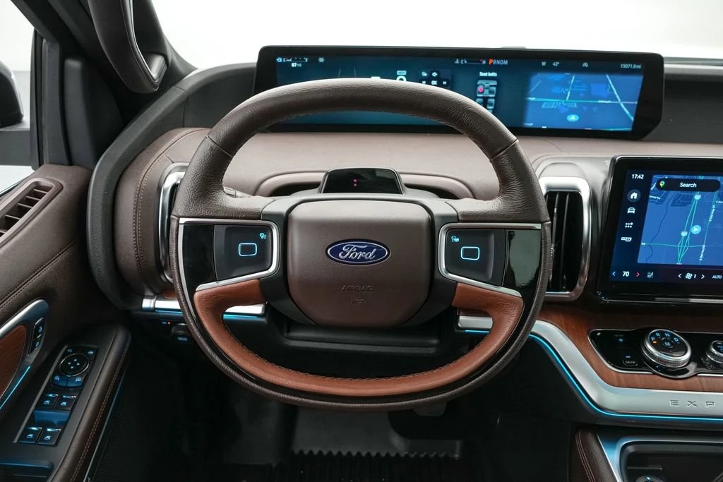 2025 Ford Expedition 5th Gen - Image 16 of 31