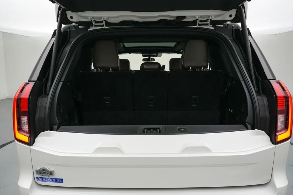 2025 Ford Expedition 5th Gen - Image 27 of 31