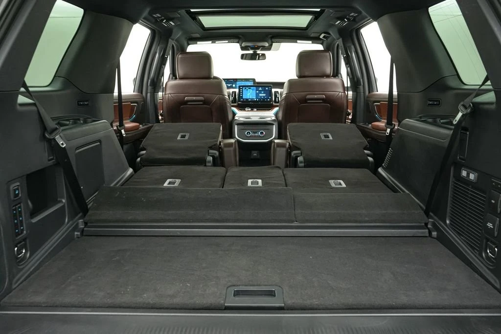 2025 Ford Expedition 5th Gen - Image 30 of 31