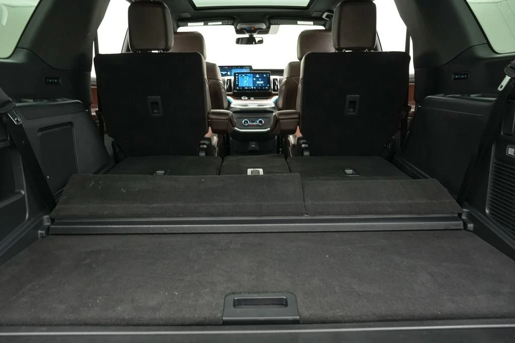 2025 Ford Expedition 5th Gen - Image 29 of 31