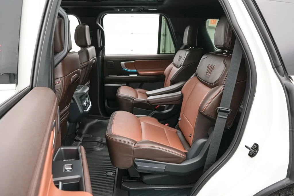 2025 Ford Expedition 5th Gen - Image 24 of 31