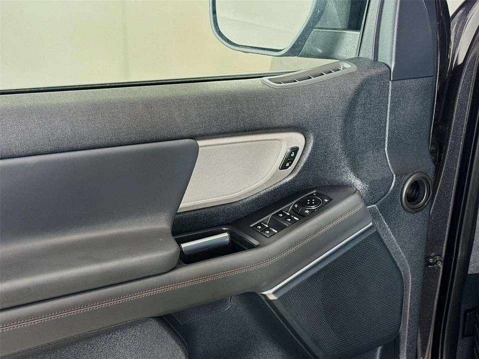 2025 Ford Expedition 5th Gen - Image 12 of 15