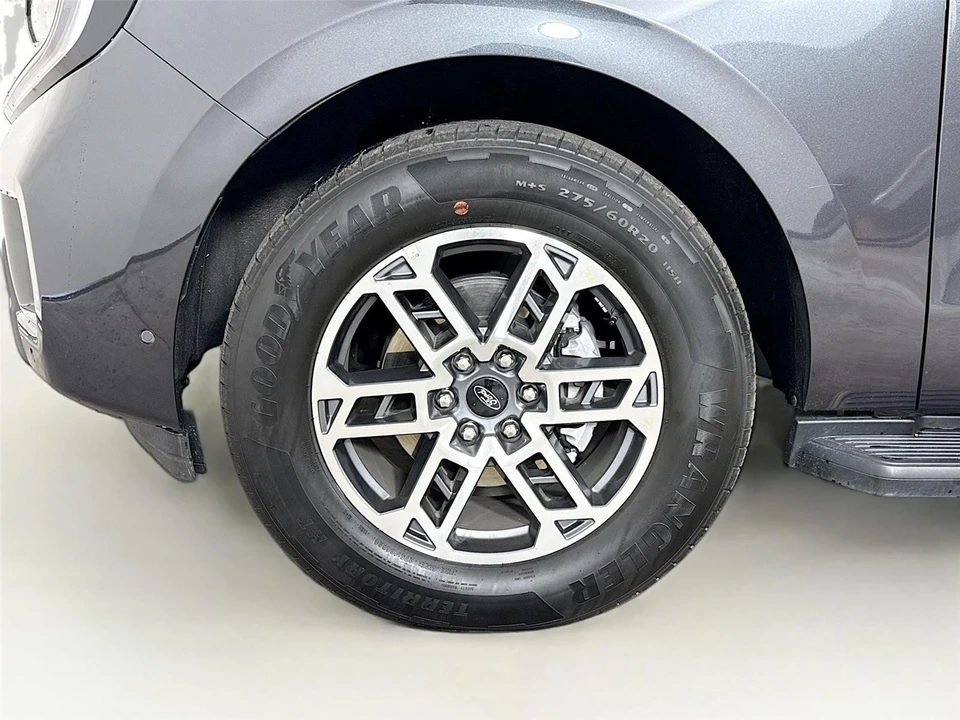 2025 Ford Expedition 5th Gen - Image 14 of 15