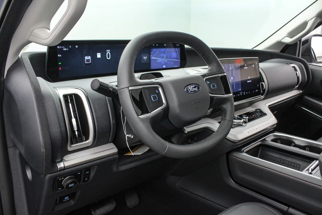 2025 Ford Expedition 5th Gen - Image 13 of 21