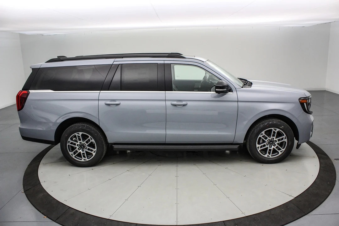 2025 Ford Expedition 5th Gen - Image 4 of 21