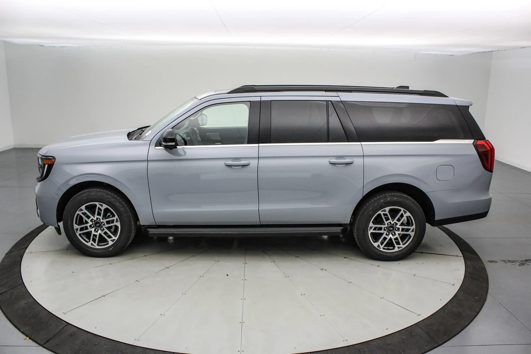 2025 Ford Expedition 5th Gen - Image 8 of 21