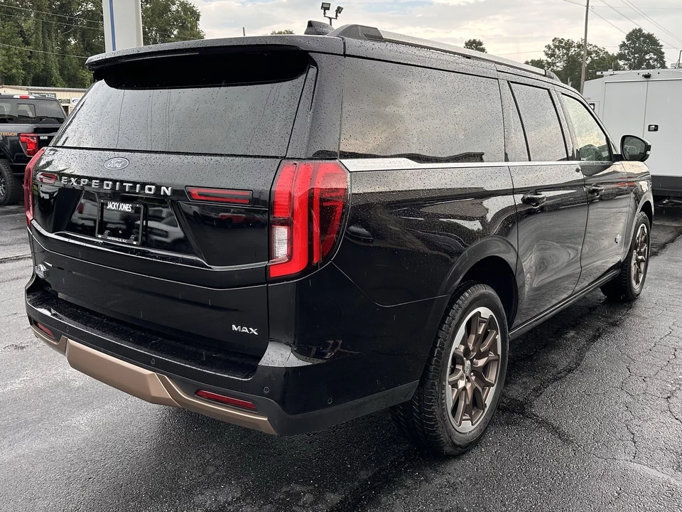 2025 Ford Expedition 5th Gen - Image 6 of 12