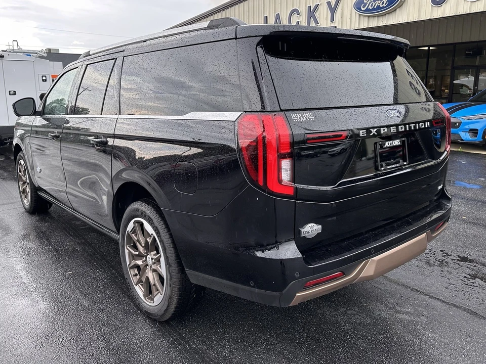 2025 Ford Expedition 5th Gen - Image 8 of 12