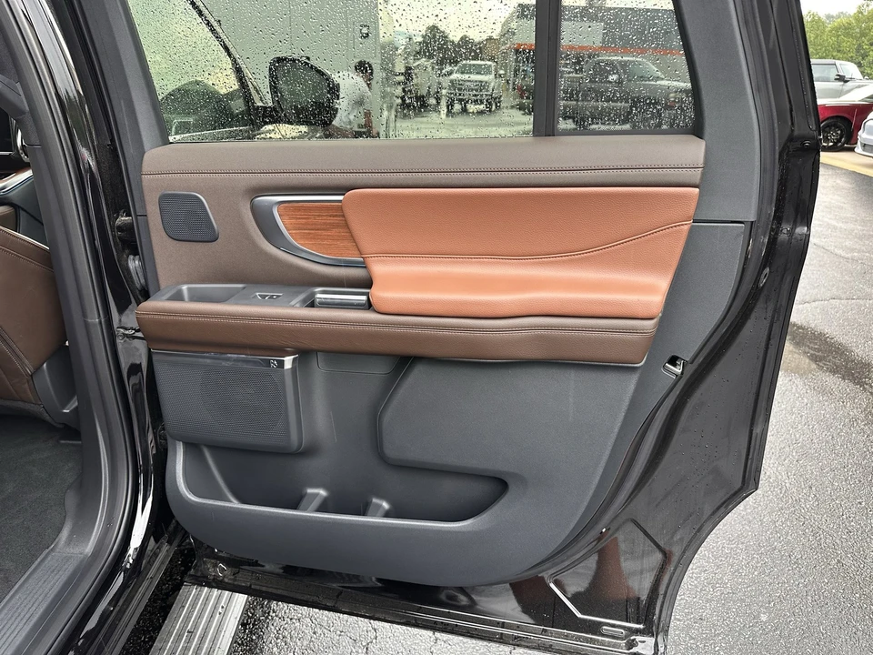 2025 Ford Expedition 5th Gen - Image 17 of 21