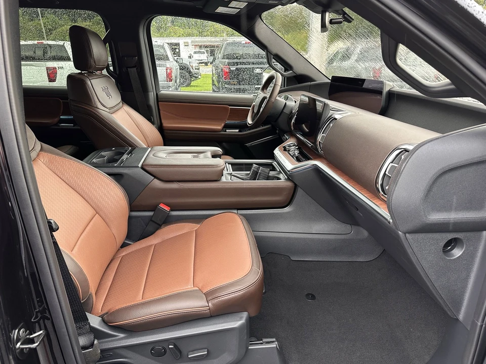 2025 Ford Expedition 5th Gen - Image 15 of 21