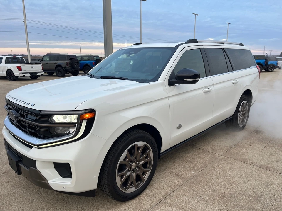 2025 Ford Expedition 5th Gen - Image 4 of 21