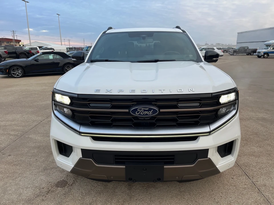 2025 Ford Expedition 5th Gen - Image 3 of 21