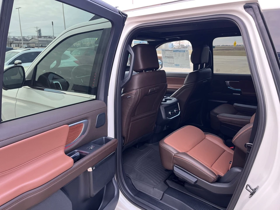 2025 Ford Expedition 5th Gen - Image 20 of 21