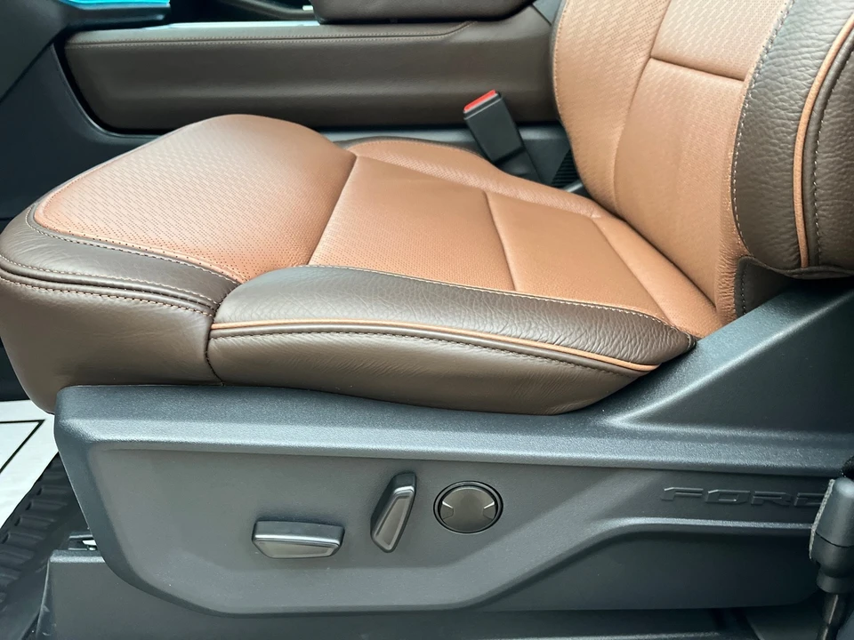 2025 Ford Expedition 5th Gen - Image 11 of 21