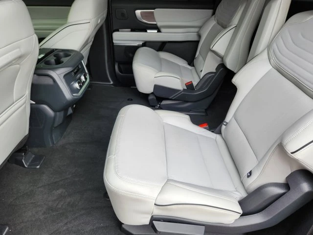 2025 Ford Expedition 5th Gen - Image 11 of 20