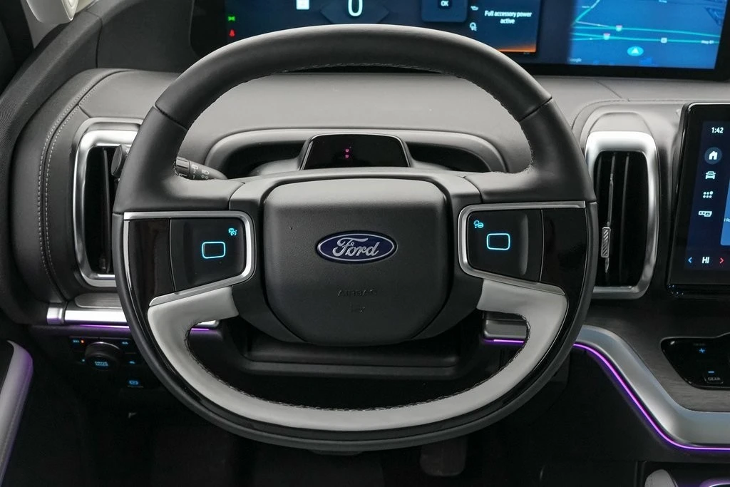 2025 Ford Expedition 5th Gen - Image 15 of 21