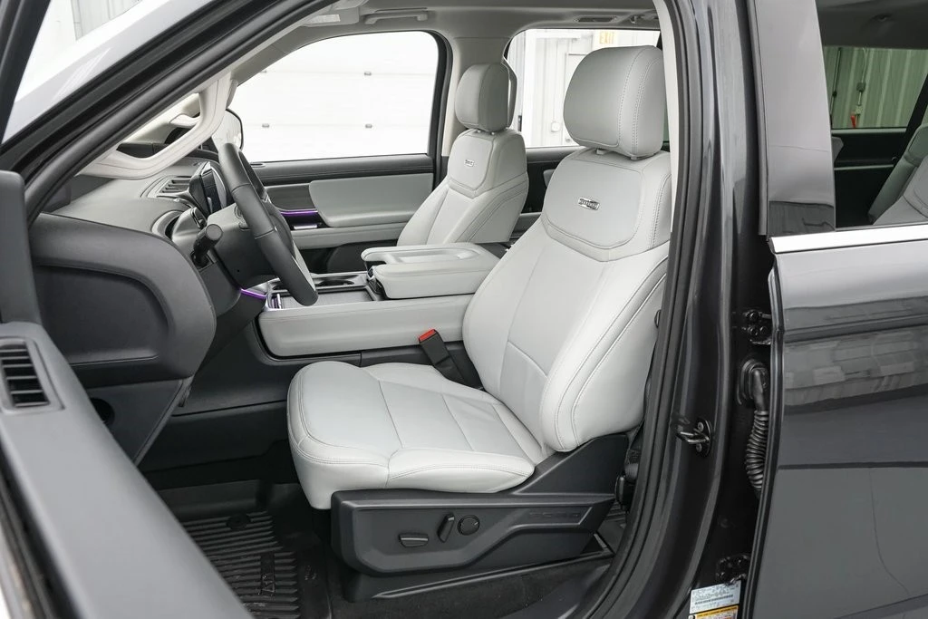 2025 Ford Expedition 5th Gen - Image 13 of 21